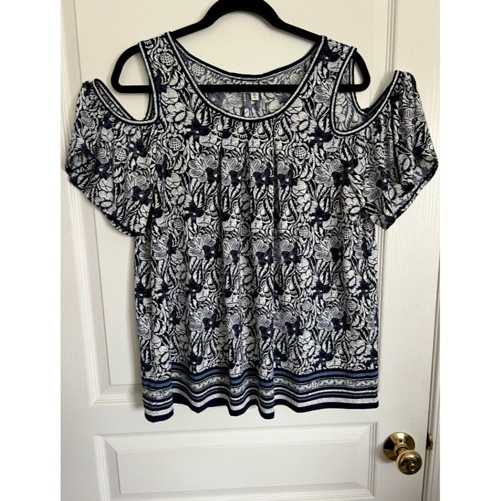 Max Studio XL Women's Short Sleeve Cut Out Shoulder Crew Neck Floral Blouse